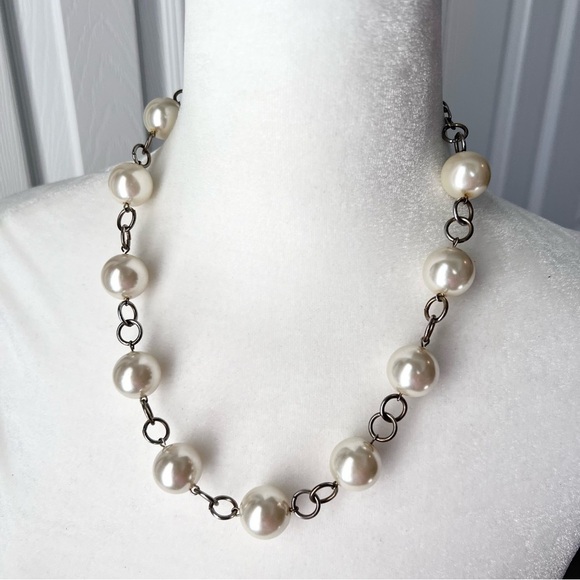 rj graziano Jewelry - RJ Graziano Faux Pearl Bauble Silver Tone Chain Link Necklace